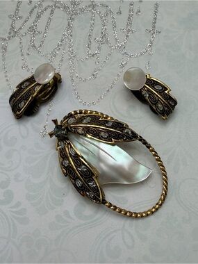 🐈‍⬛🐈‍⬛50%off Vintage Damascene Mother of Pearl Floral Brooch and Earrings Set